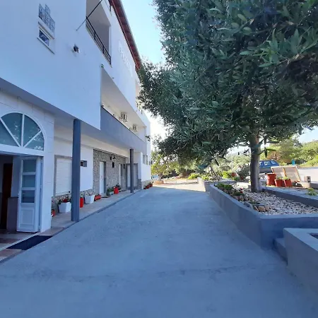 Paraga Сasa de vacaciones Pefkari